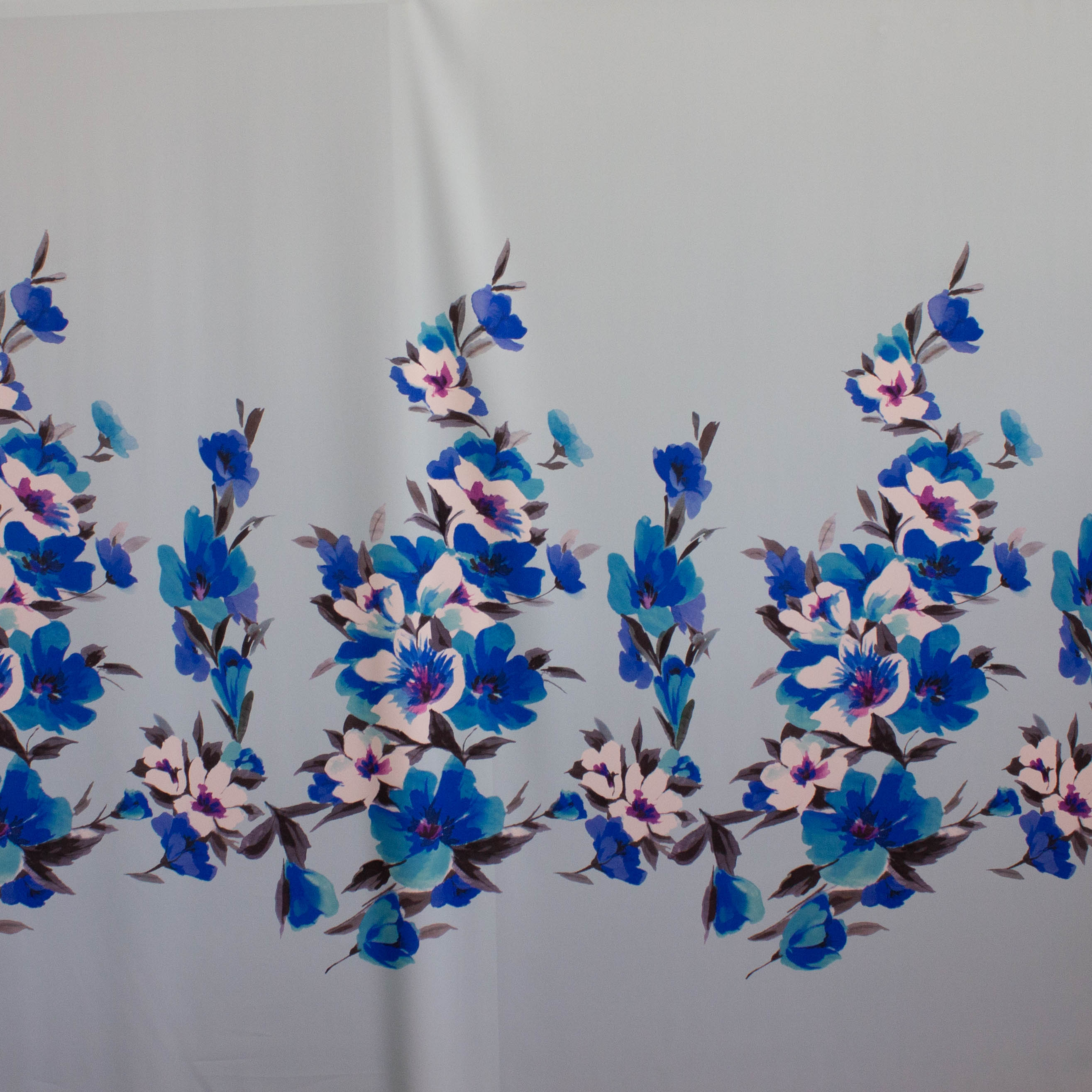 Paneel 120cm Lorré blauw met blauw witte bloemen